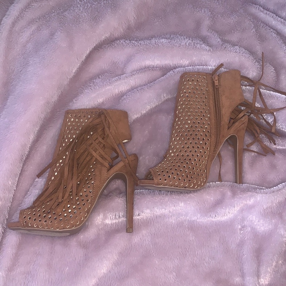 Heels - Picture 2 of 5